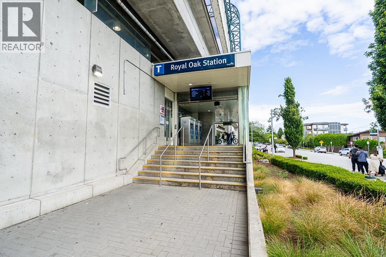 307 6968 ROYAL OAK AVENUE, Burnaby