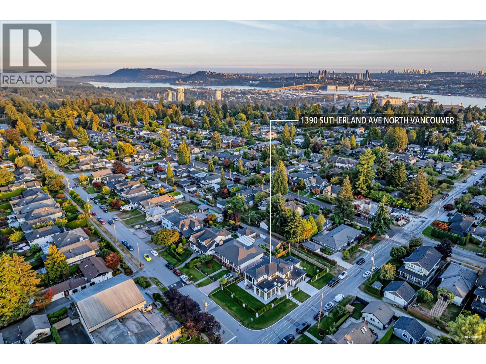1390 SUTHERLAND AVENUE, North Vancouver