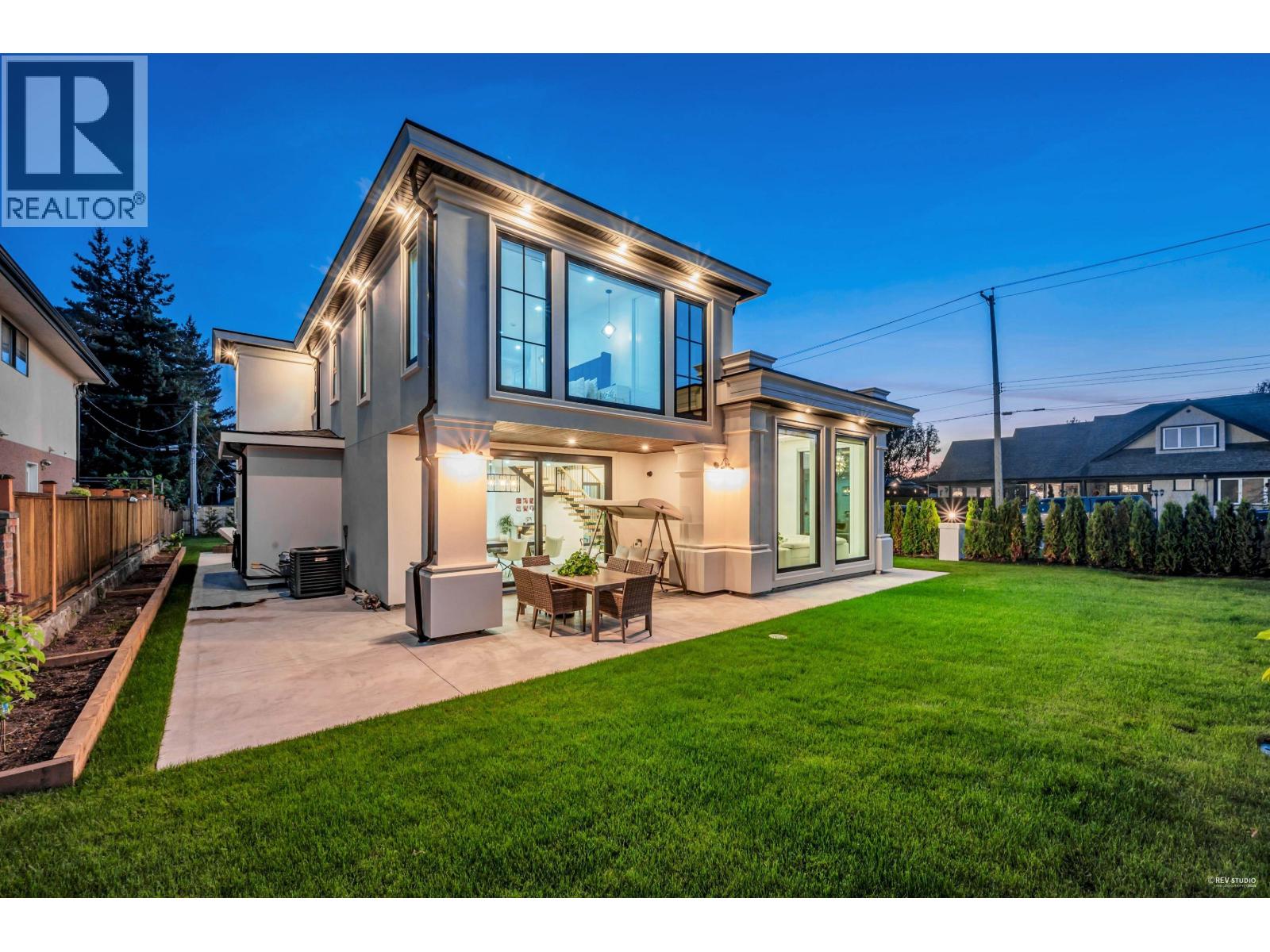 1390 SUTHERLAND AVENUE, North Vancouver