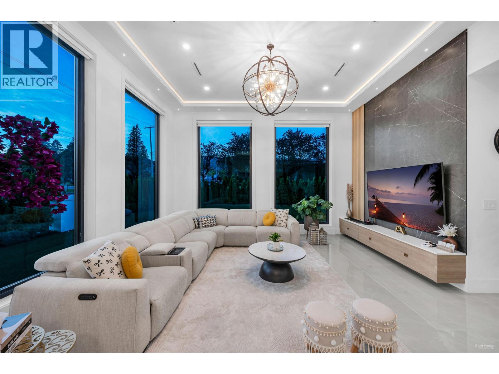 1390 SUTHERLAND AVENUE, North Vancouver