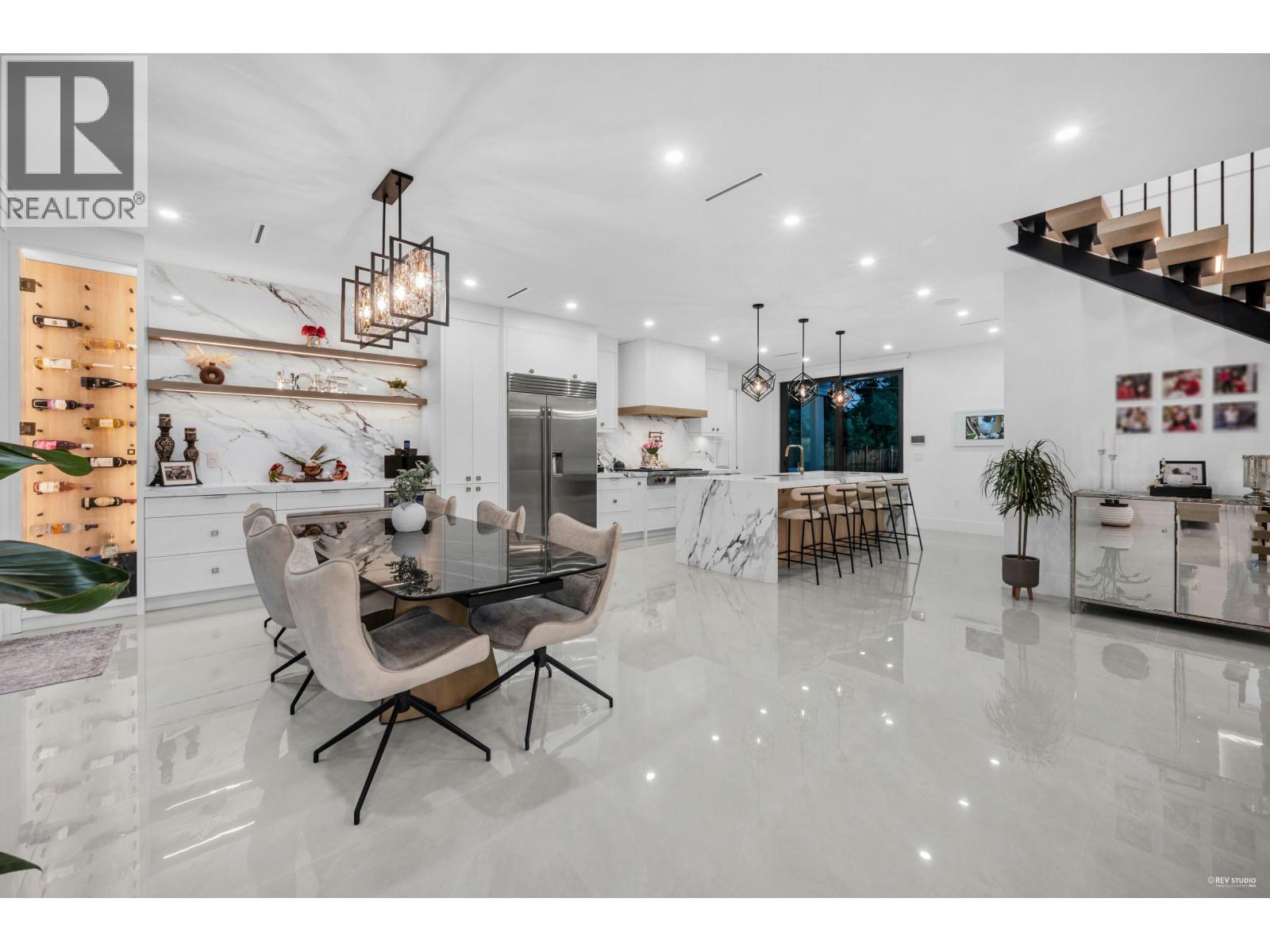 1390 SUTHERLAND AVENUE, North Vancouver