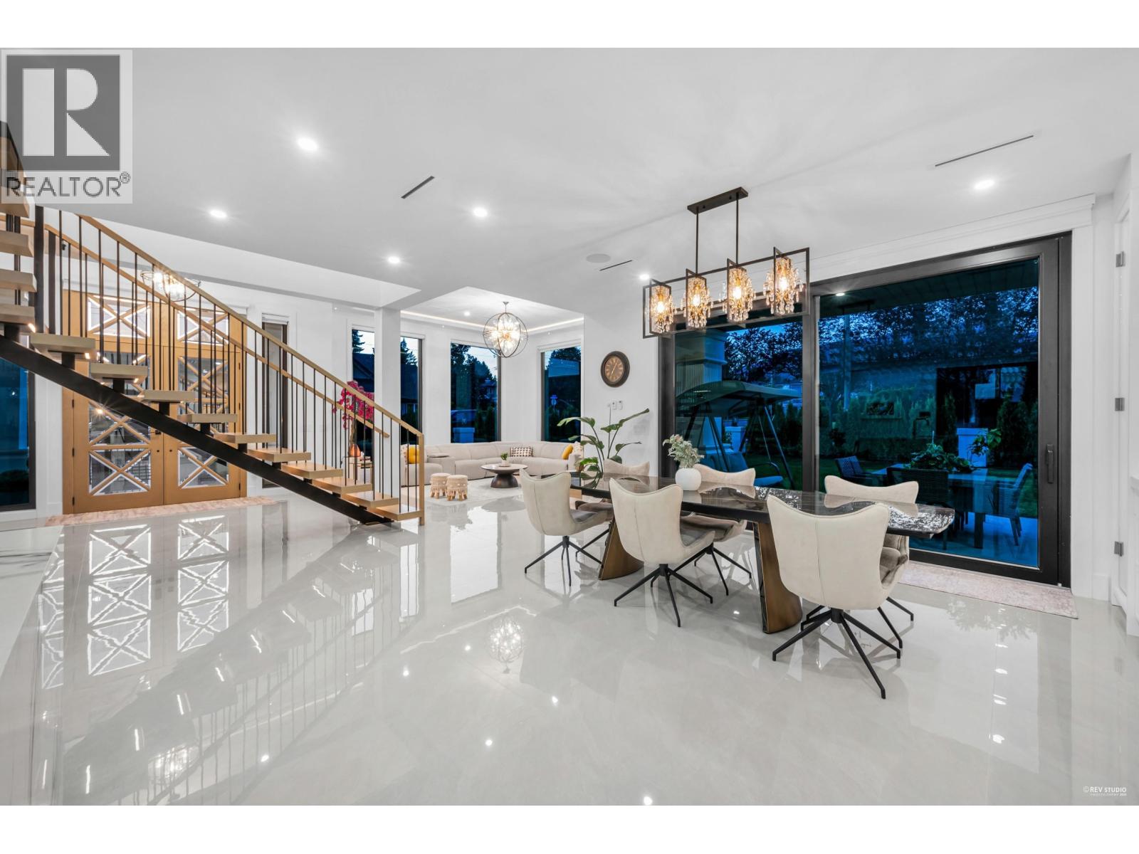 1390 SUTHERLAND AVENUE, North Vancouver