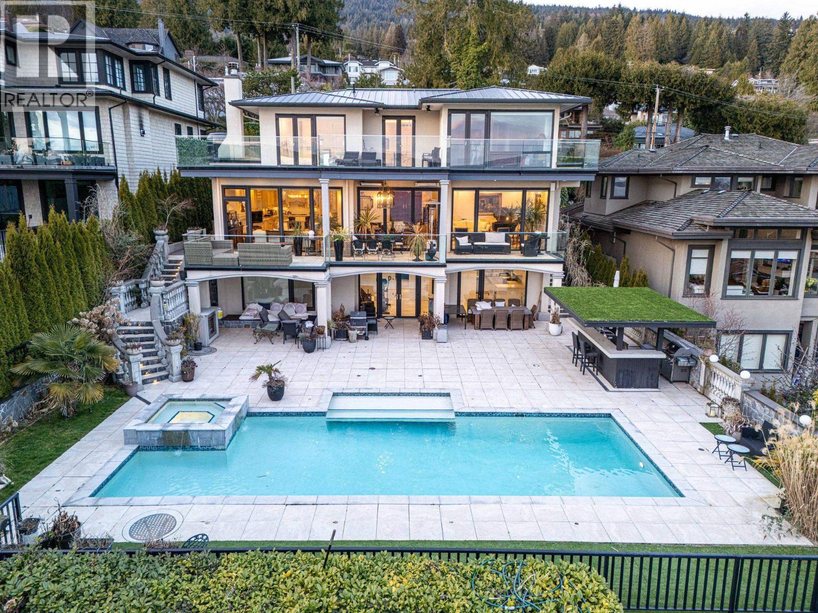 2538 OTTAWA AVENUE, West Vancouver