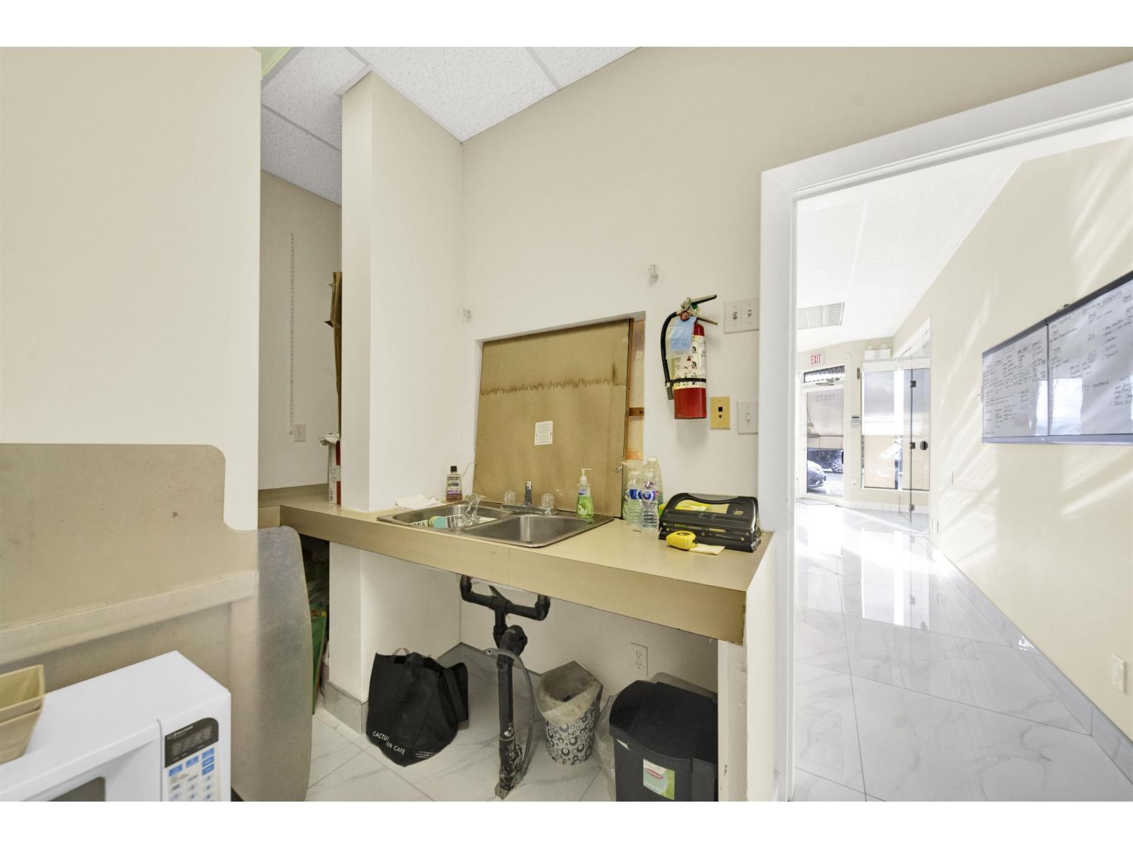 15573-15575 MARINE DRIVE, White Rock