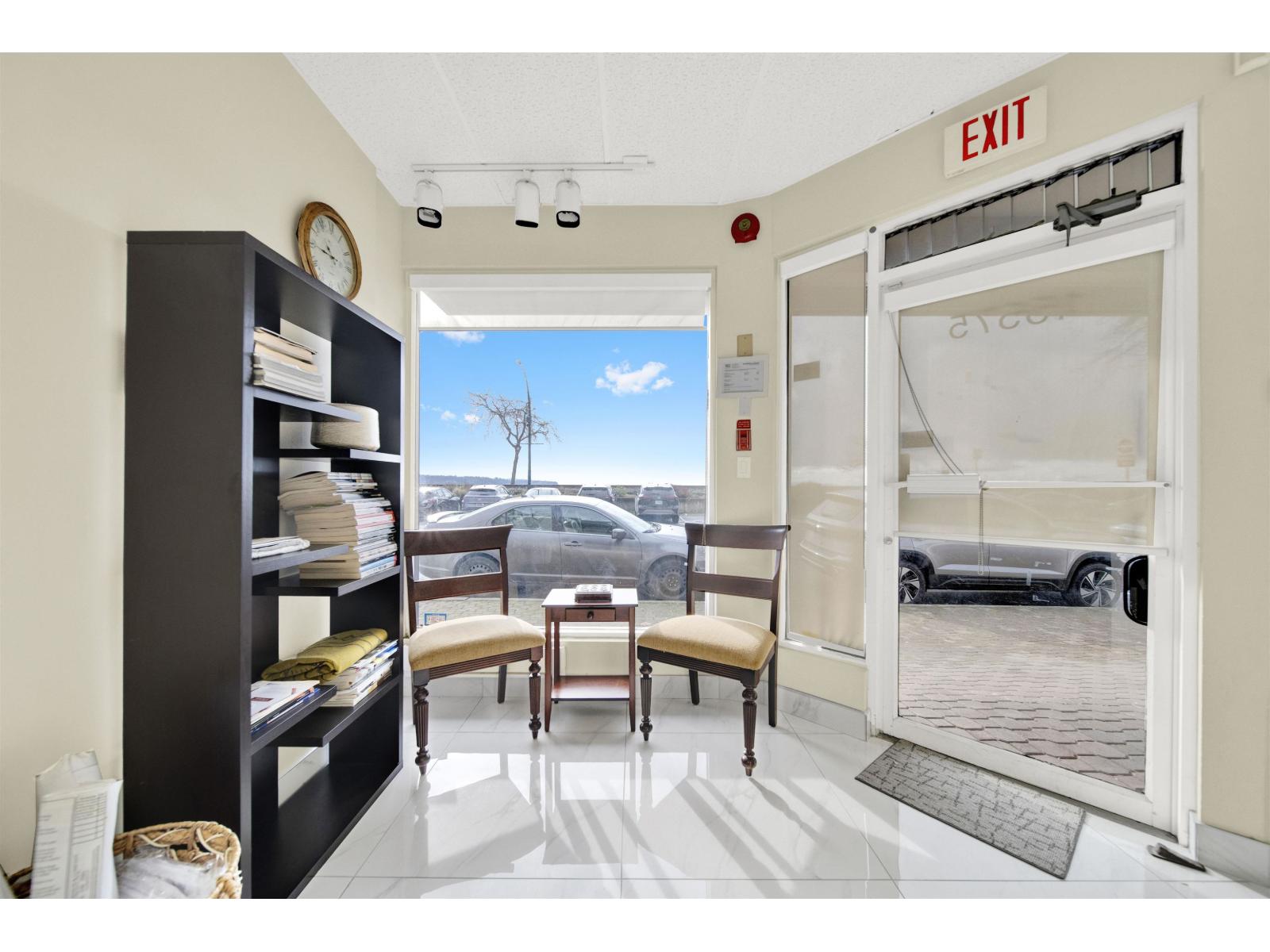 15573-15575 MARINE DRIVE, White Rock