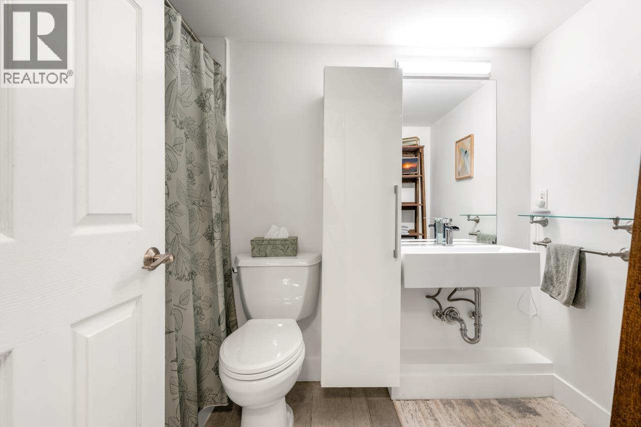 101 525 AGNES STREET, New Westminster