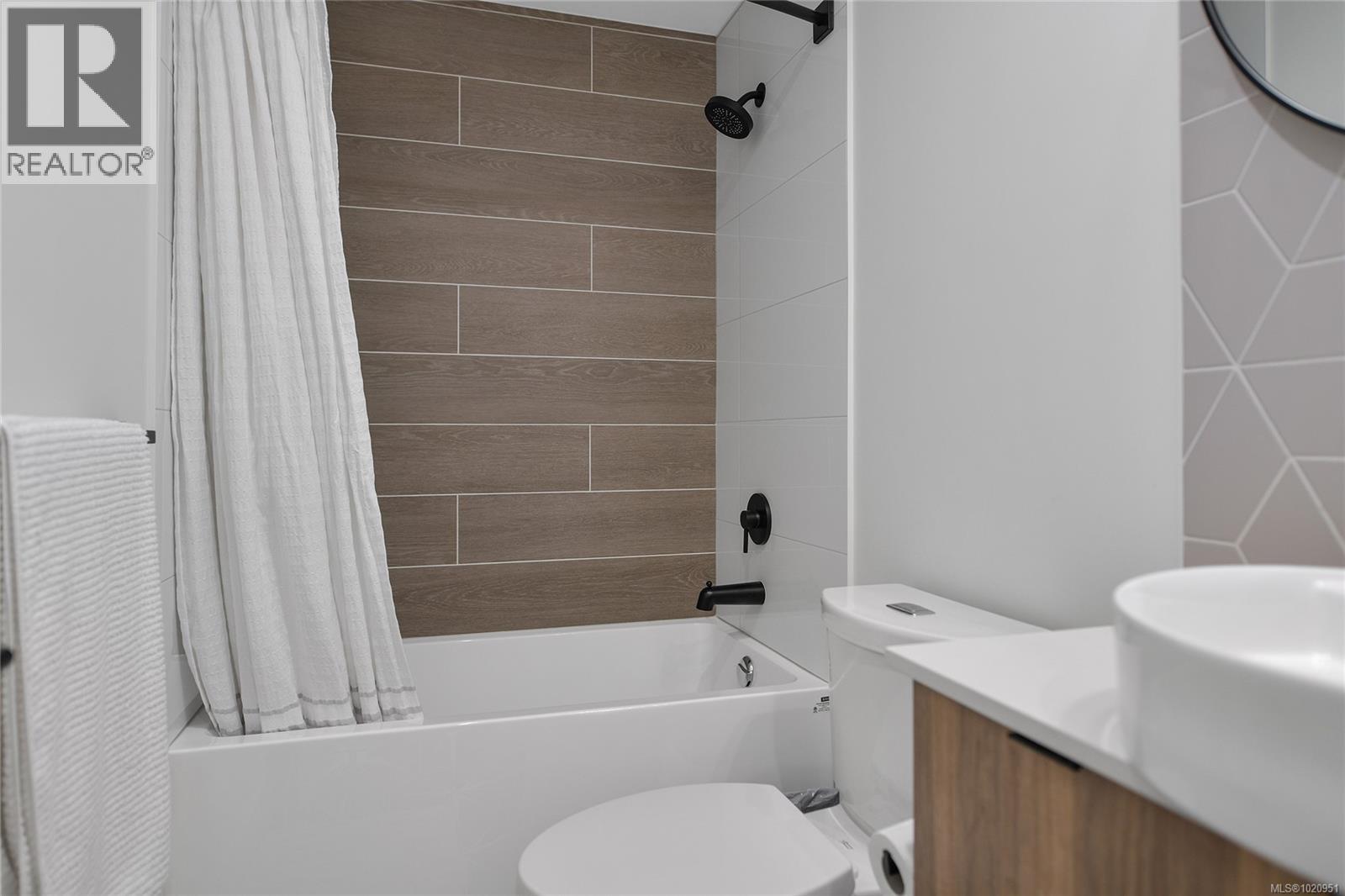 406 1301 Hillside Avenue, Victoria