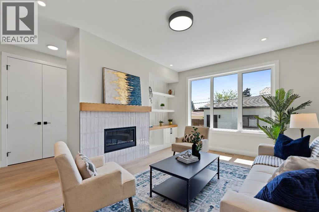 Single Family House for Sale in   Avenue NW Bowness Calgary 