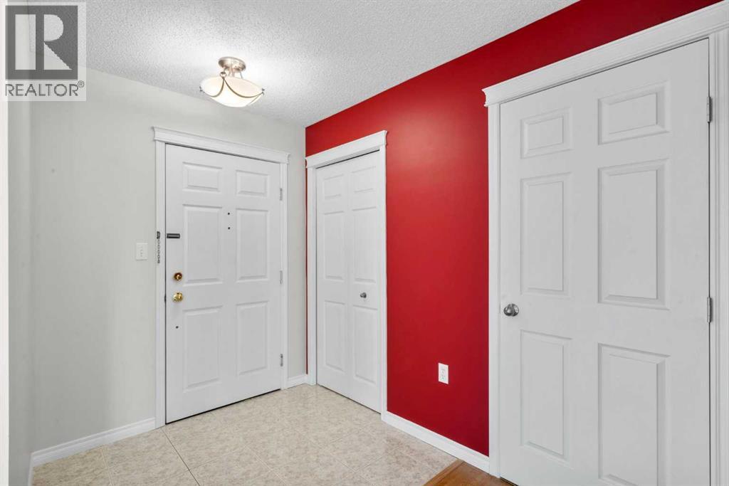 Single Family House for Sale in   Hunterview Drive NW Huntington Hills Calgary 