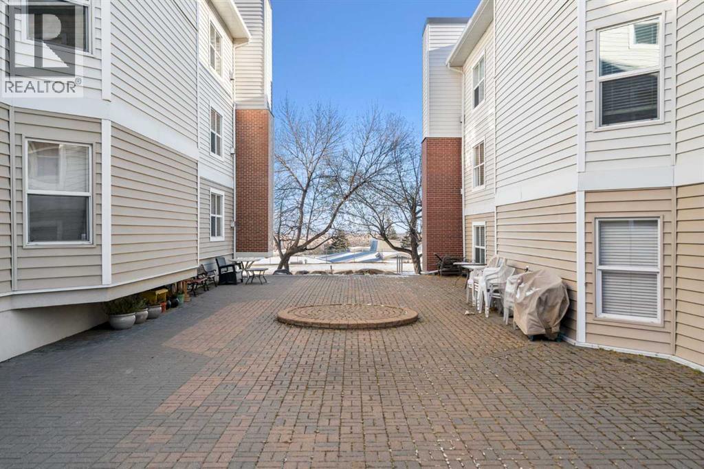 Single Family House for Sale in   Hunterview Drive NW Huntington Hills Calgary 