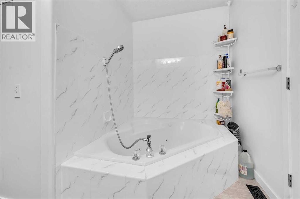 Single Family House for Sale in  Taracove Estate Drive NE Taradale Calgary 