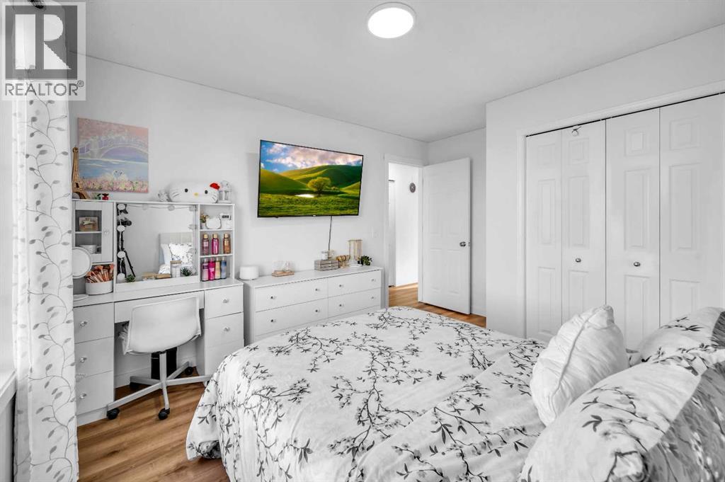 Single Family House for Sale in  Taracove Estate Drive NE Taradale Calgary 