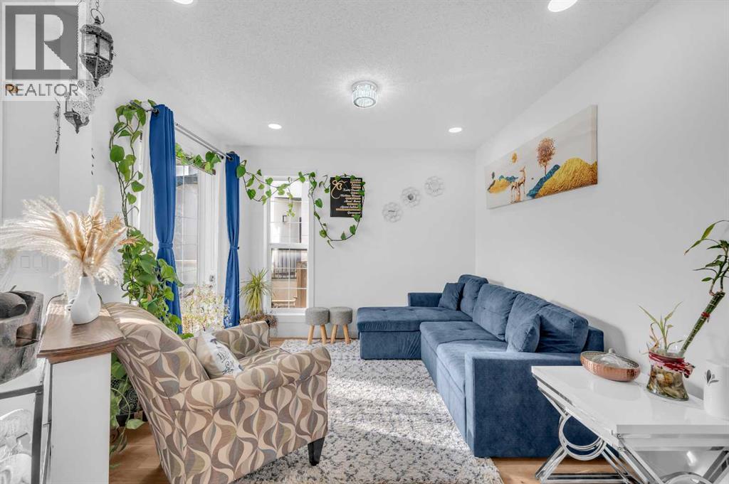 Single Family House for Sale in  Taracove Estate Drive NE Taradale Calgary 