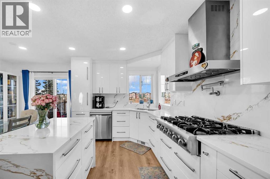 Single Family House for Sale in  Taracove Estate Drive NE Taradale Calgary 