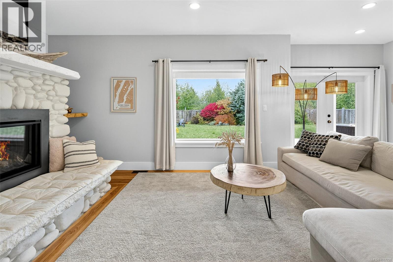 319 Stebbings Rd, Shawnigan Lake