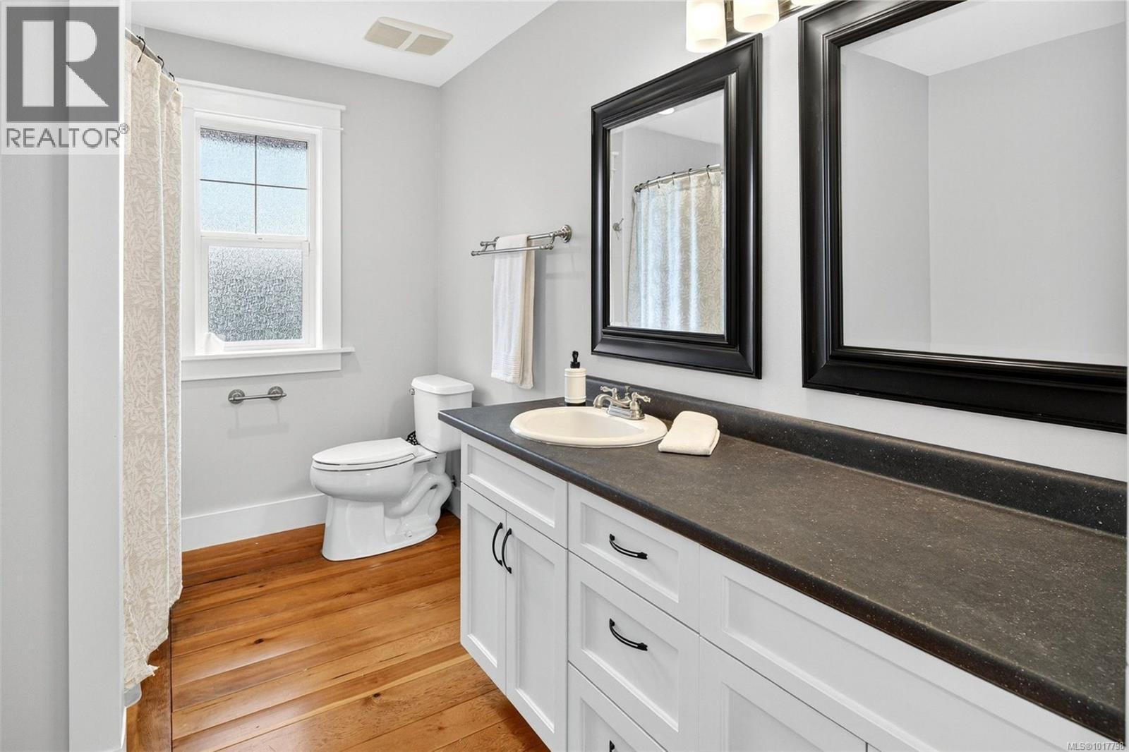 319 Stebbings Rd, Shawnigan Lake