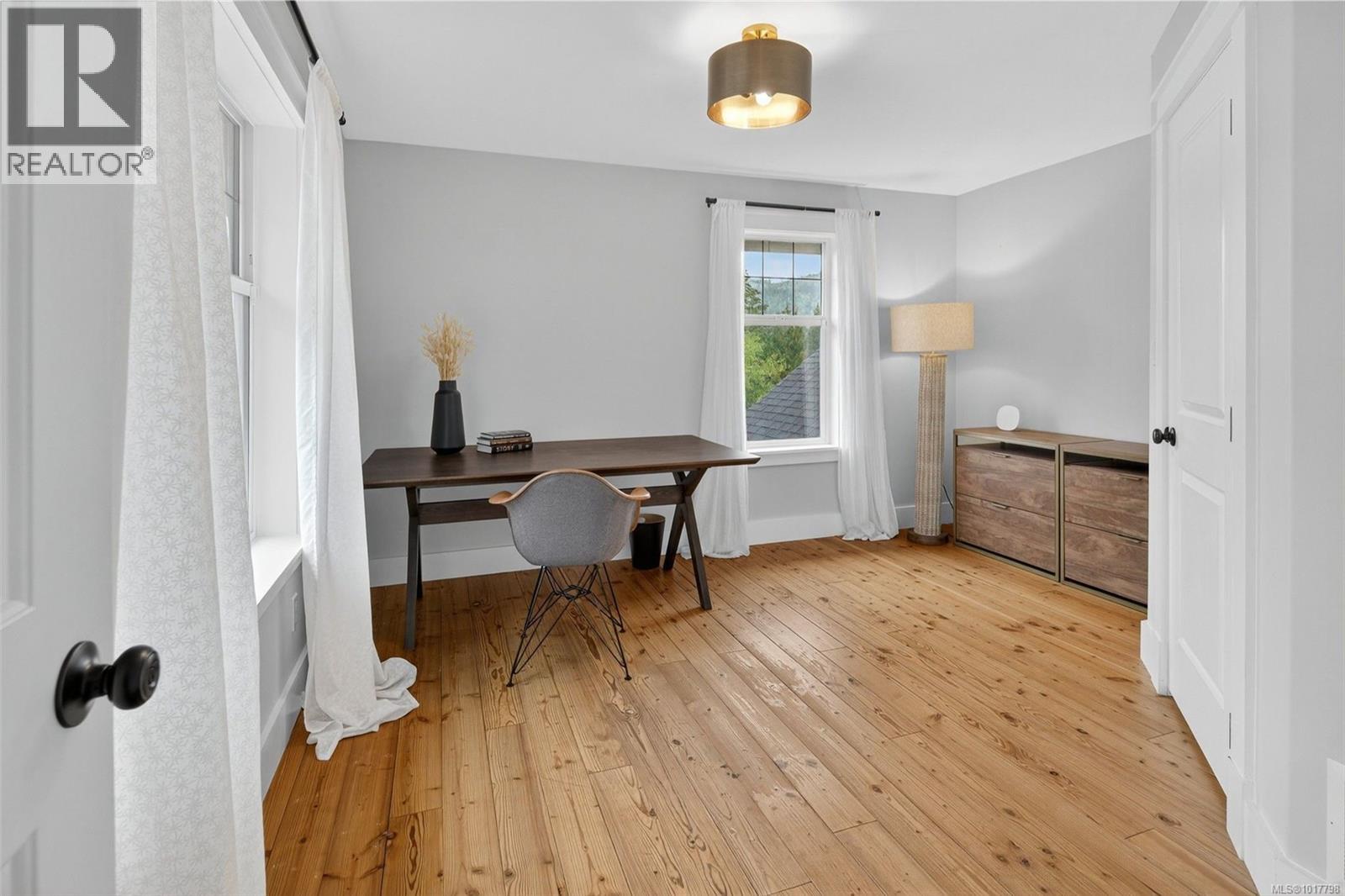 319 Stebbings Rd, Shawnigan Lake