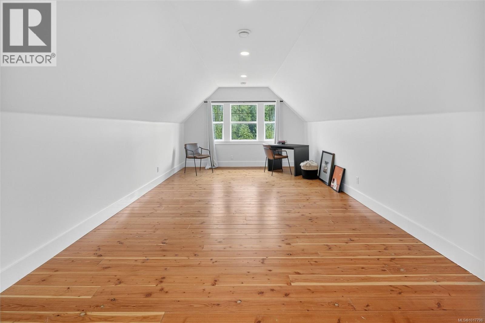 319 Stebbings Rd, Shawnigan Lake