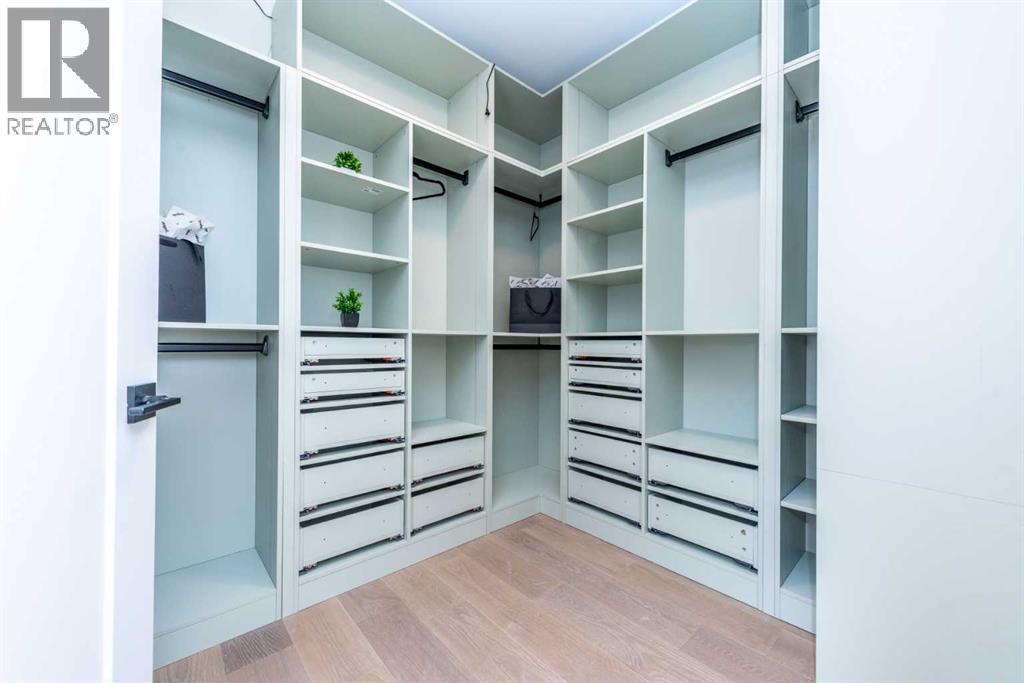 Single Family House for Sale in   Avenue SW Shaganappi Calgary 