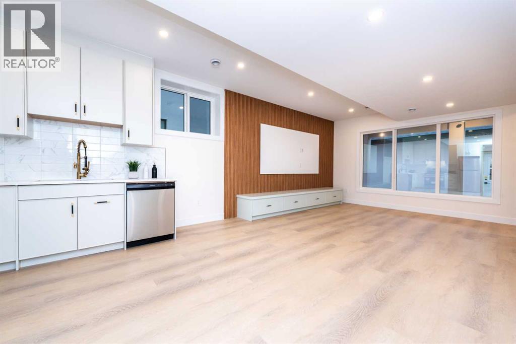 Single Family House for Sale in   Avenue SW Shaganappi Calgary 