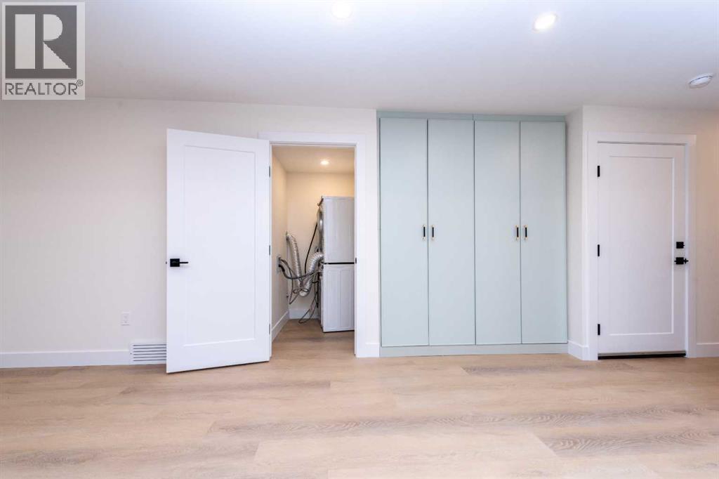 Single Family House for Sale in   Avenue SW Shaganappi Calgary 