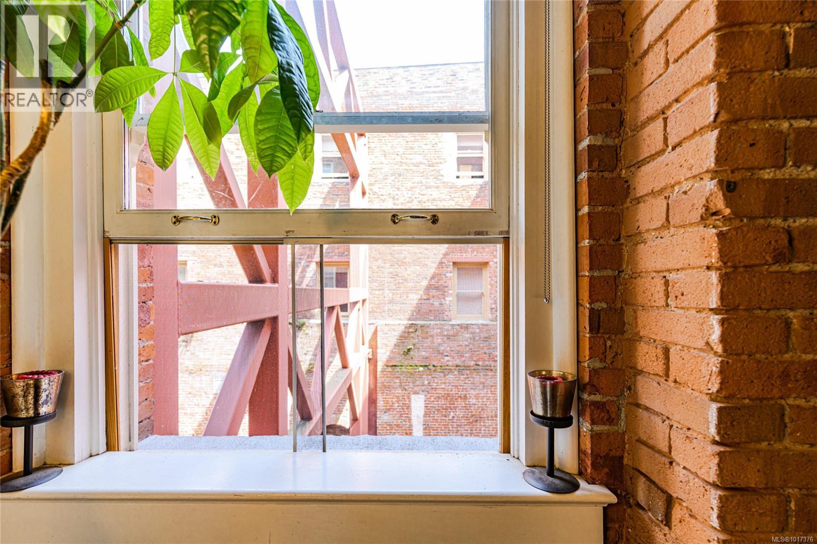 212 524 Yates Street, Victoria