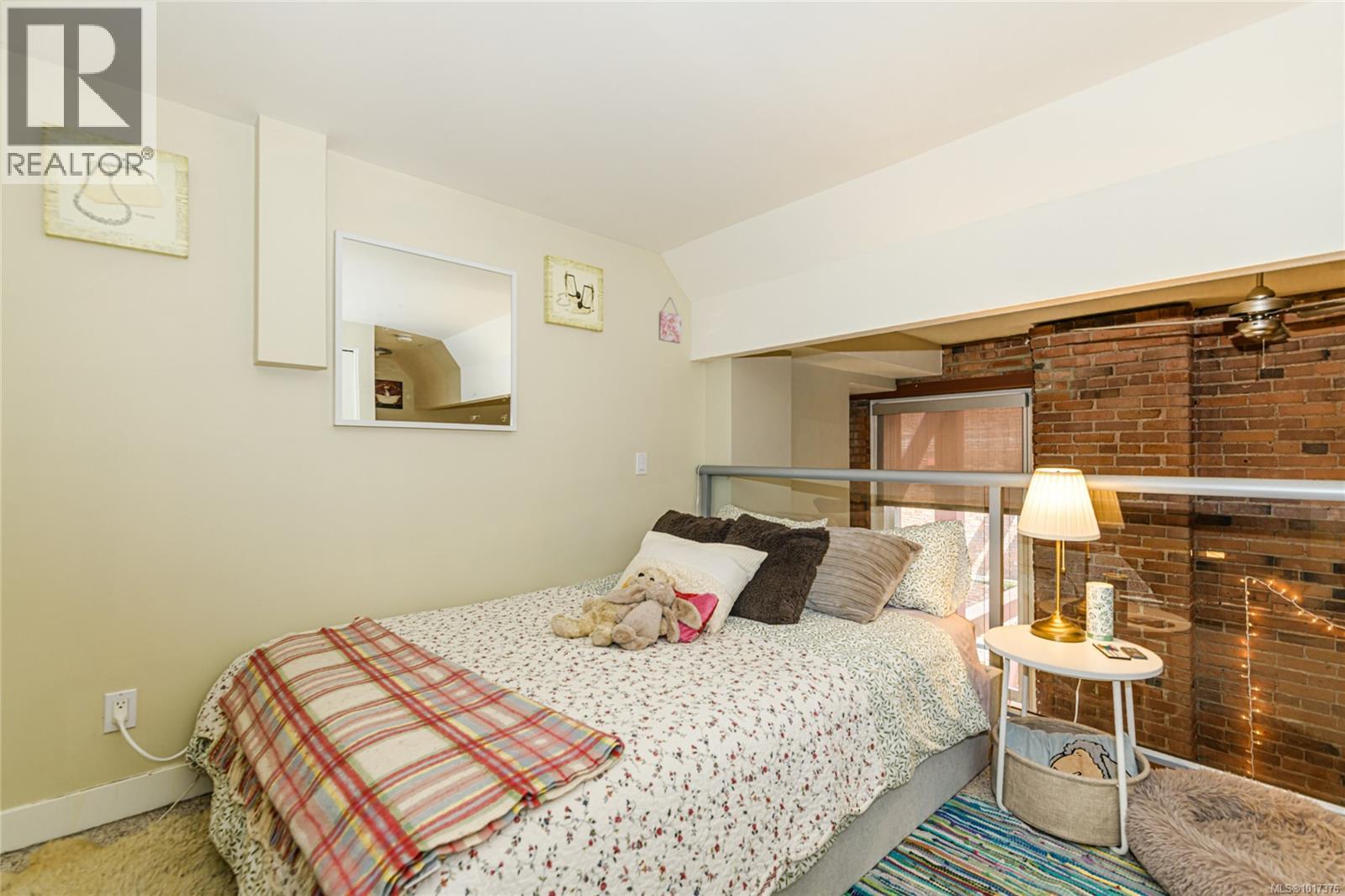 212 524 Yates Street, Victoria