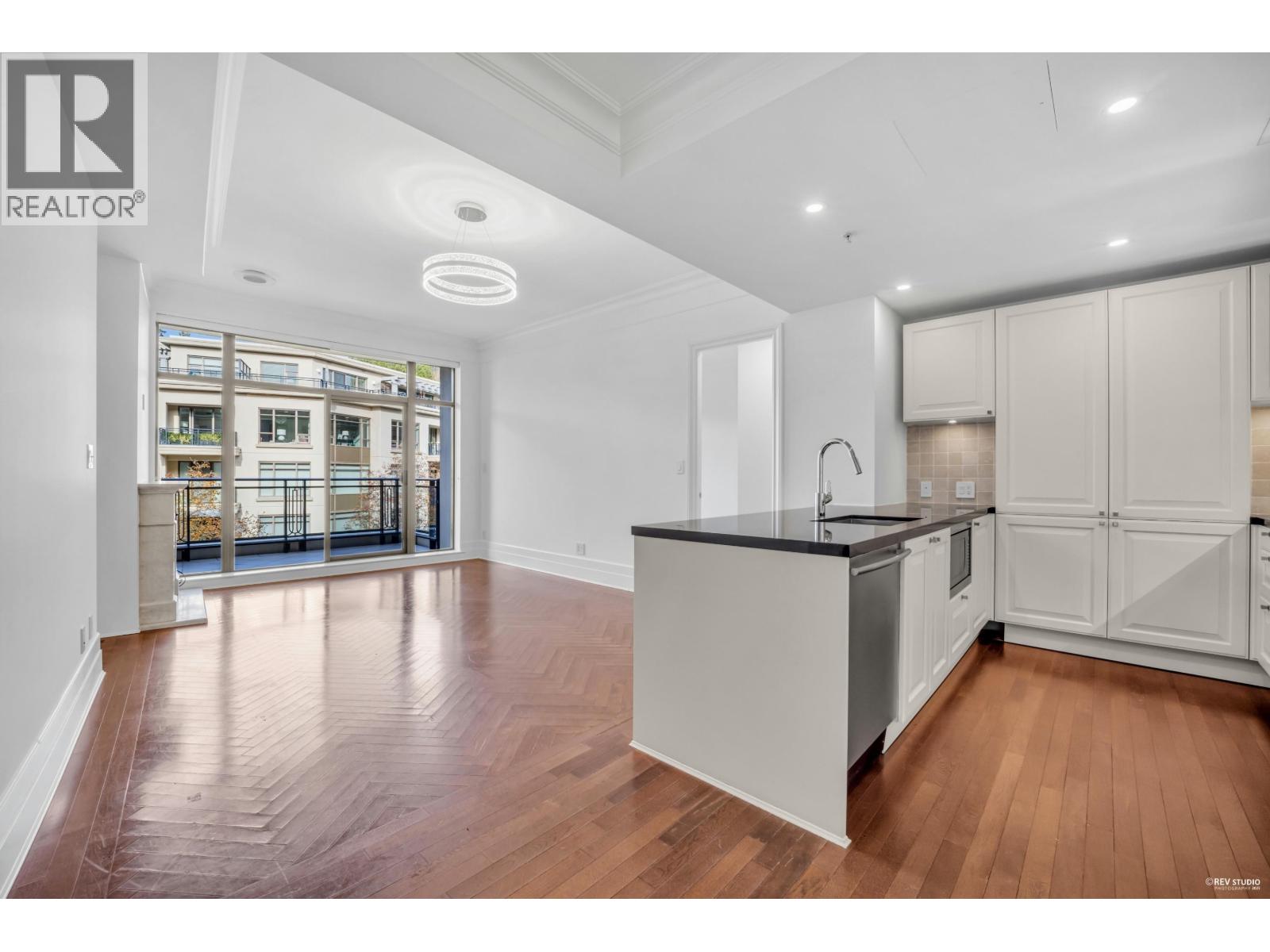 303 568 WATERS EDGE CRESCENT, West Vancouver