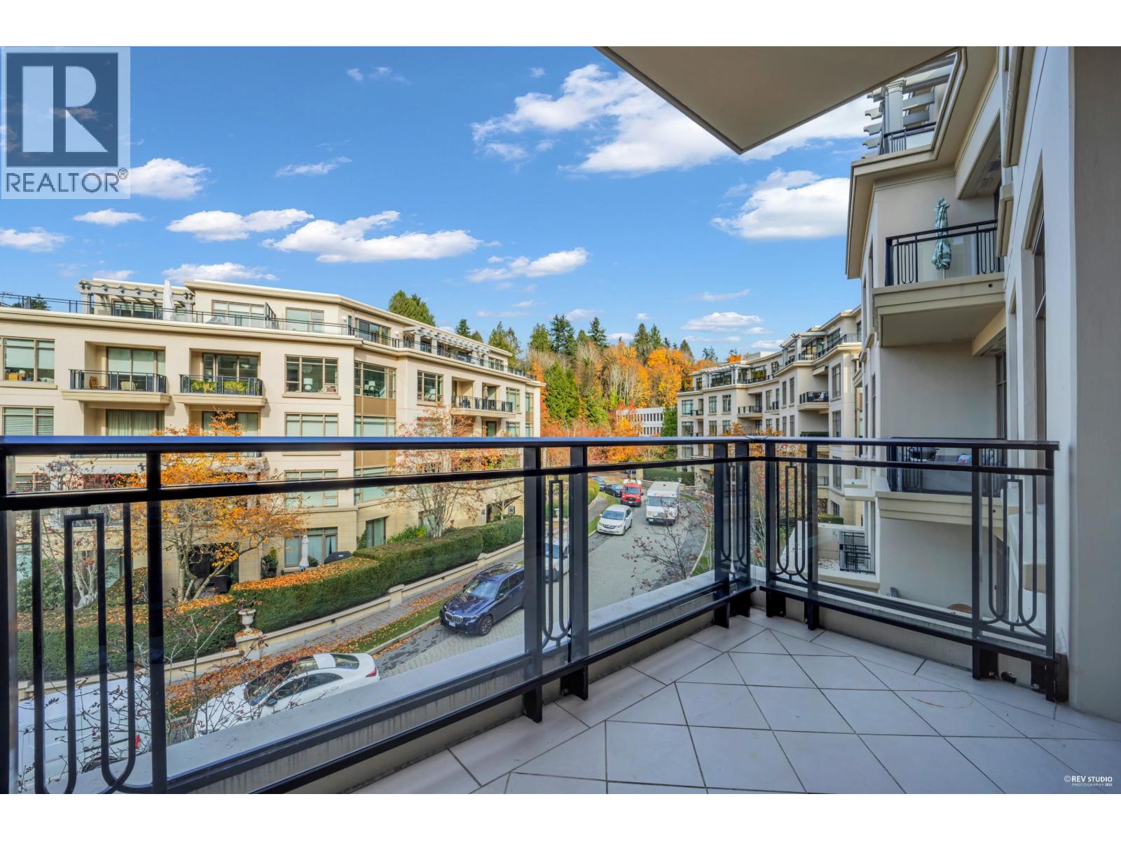 303 568 WATERS EDGE CRESCENT, West Vancouver