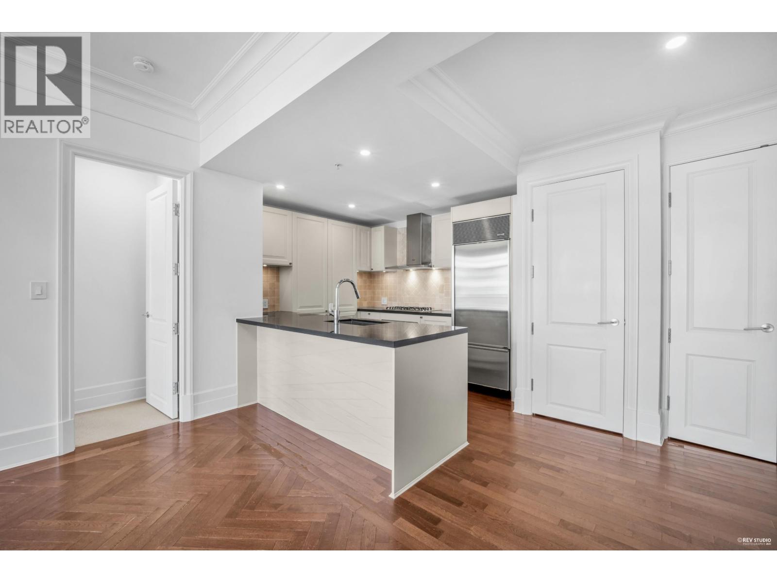 303 568 WATERS EDGE CRESCENT, West Vancouver