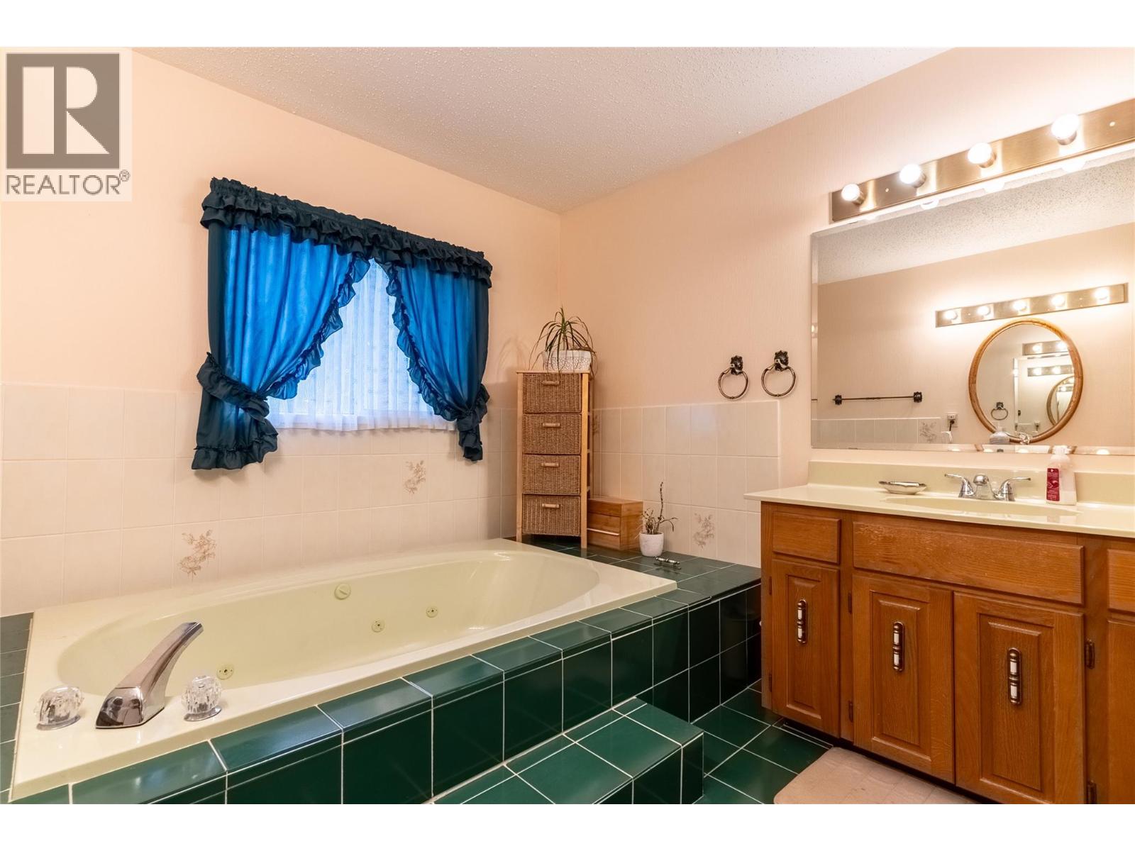 11805 Fountain Valley Road, Lillooet