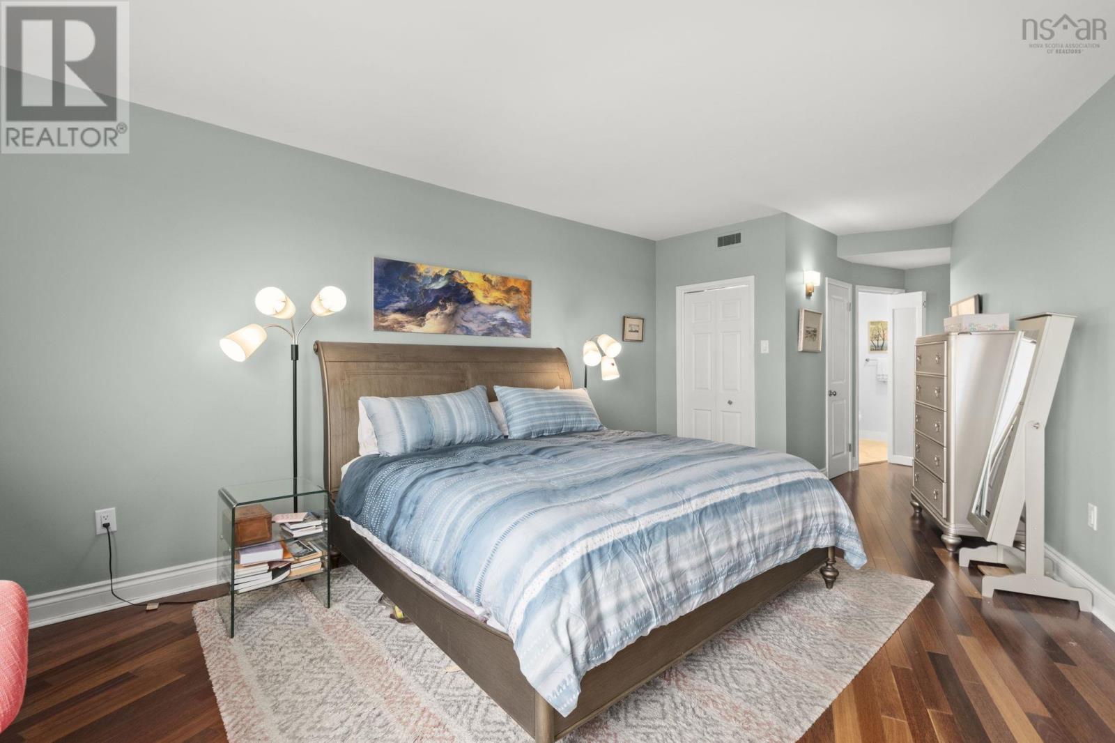 Property 16 of 24 of 804 1074 Wellington Street