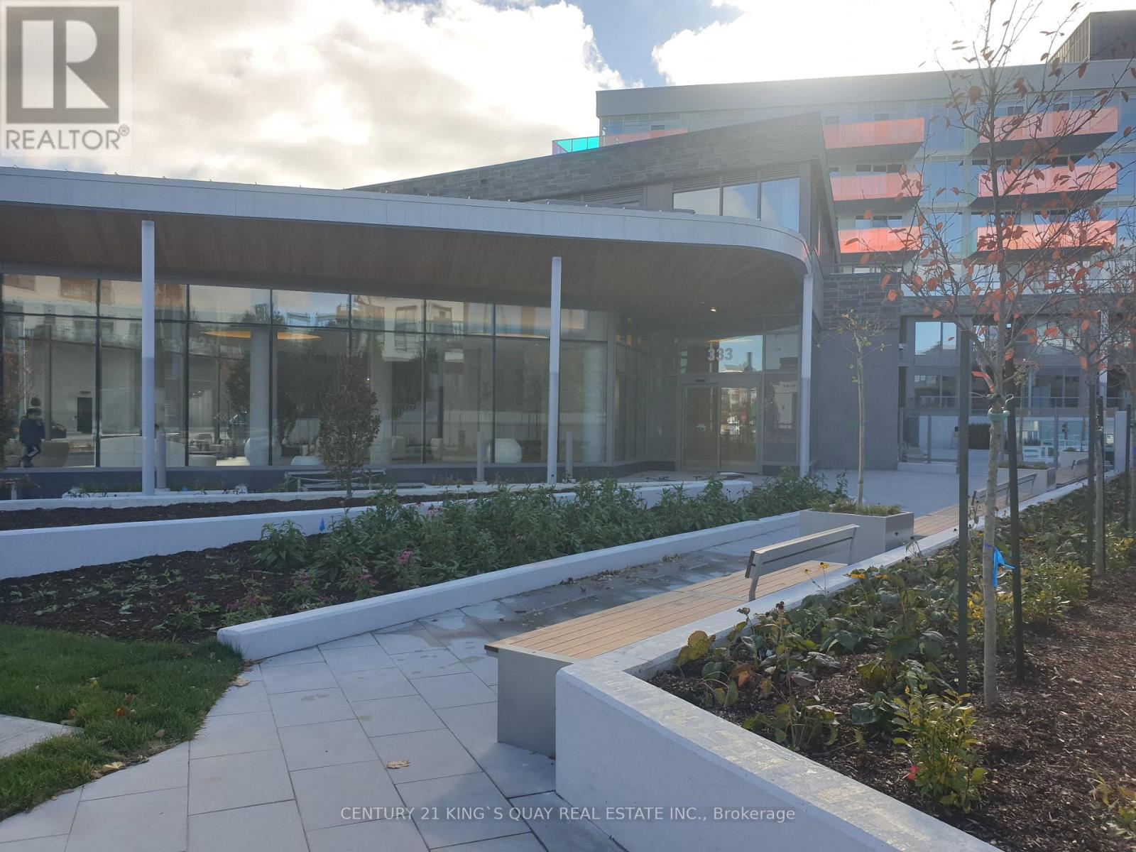 333 Sunseeker Unit 211 photo 2