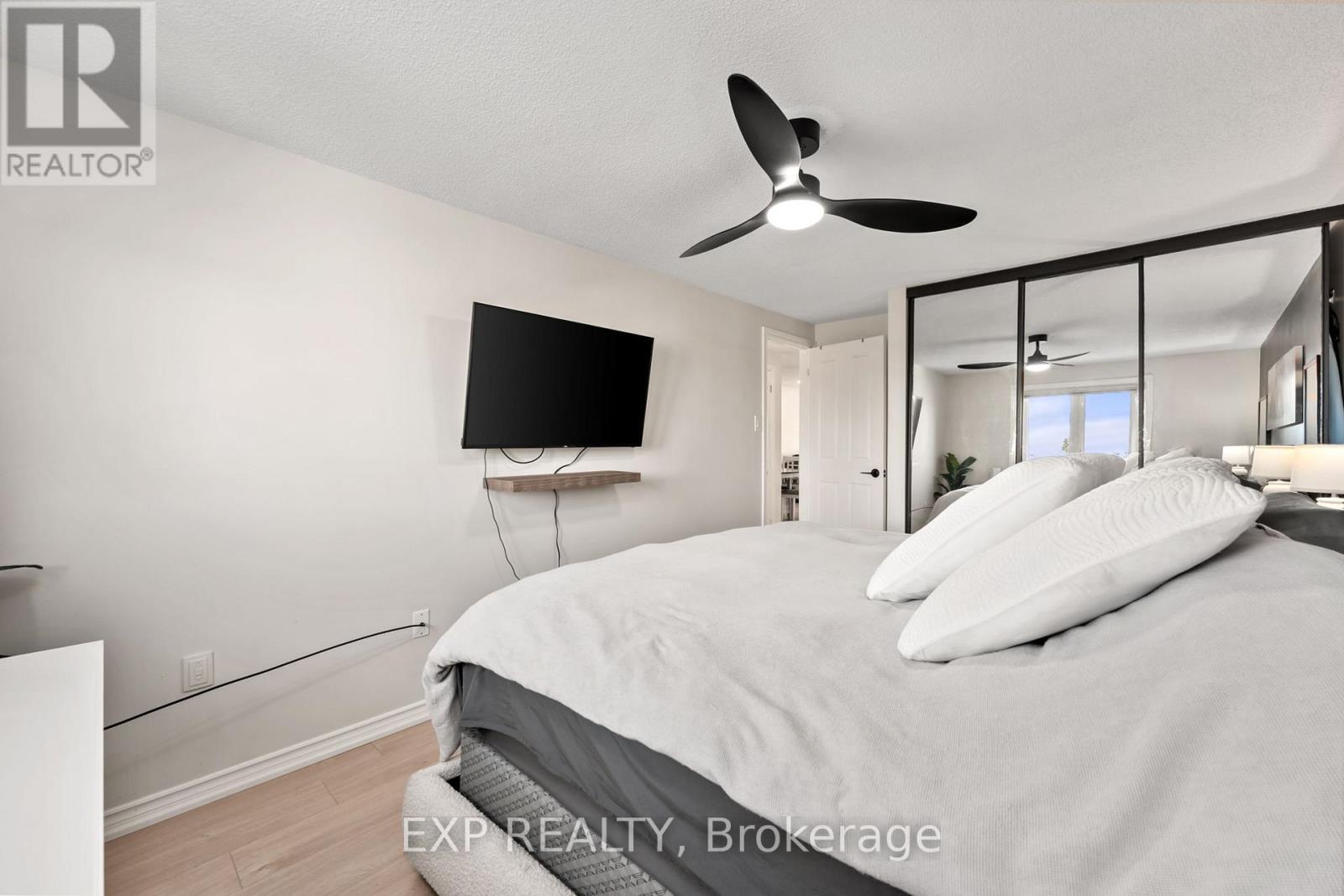 Single Family House Bungalow for Sale in  GEDDES CRESCENT Barrie (Northwest) 