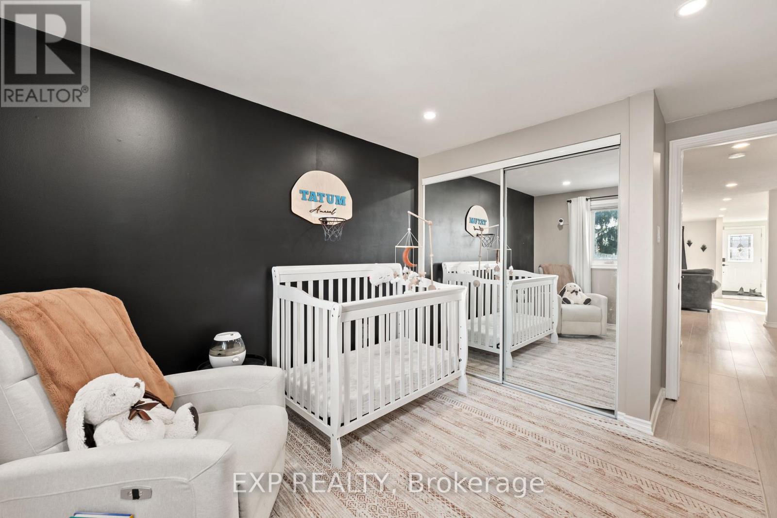 Single Family House Bungalow for Sale in  GEDDES CRESCENT Barrie (Northwest) 