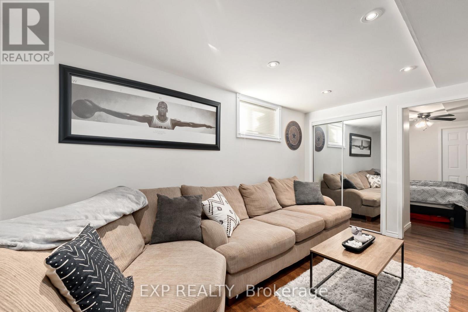 Single Family House Bungalow for Sale in  GEDDES CRESCENT Barrie (Northwest) 