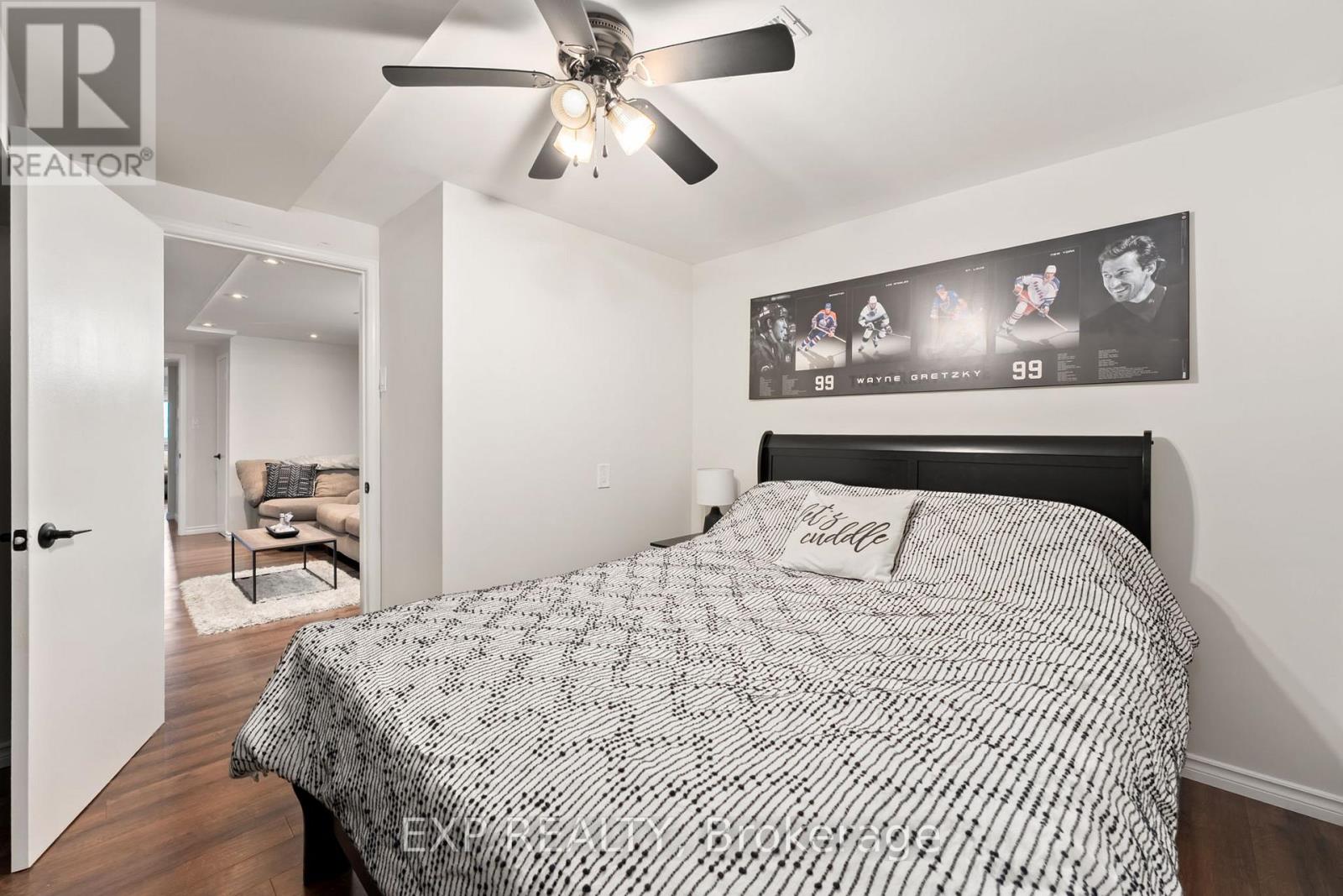 Single Family House Bungalow for Sale in  GEDDES CRESCENT Barrie (Northwest) 