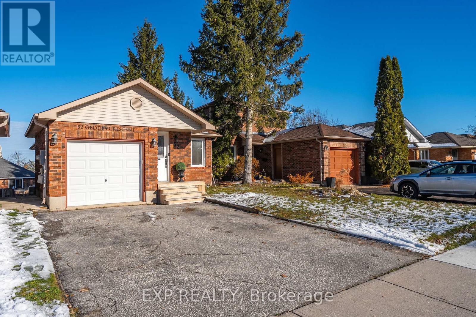 Single Family House Bungalow for Sale in  GEDDES CRESCENT Barrie (Northwest) 
