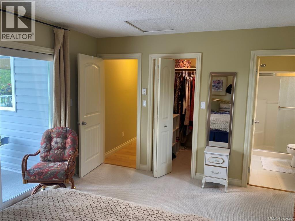 1731 Dar's Pl, Qualicum Beach