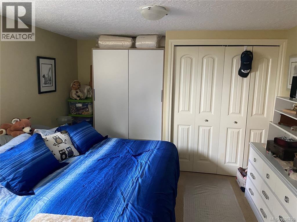 1731 Dar's Pl, Qualicum Beach