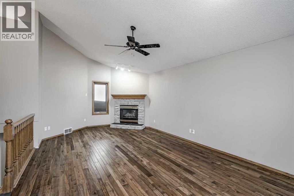 Single Family House for Sale in  Douglas Glen Court SE Douglasdale/Glen Calgary 