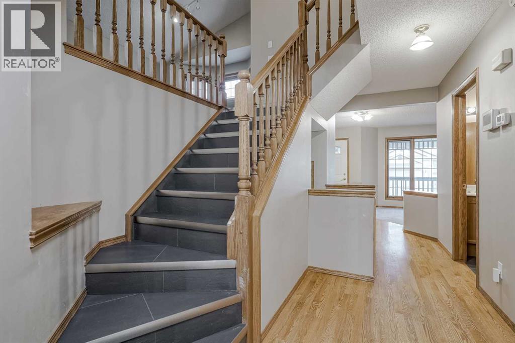 Single Family House for Sale in  Douglas Glen Court SE Douglasdale/Glen Calgary 