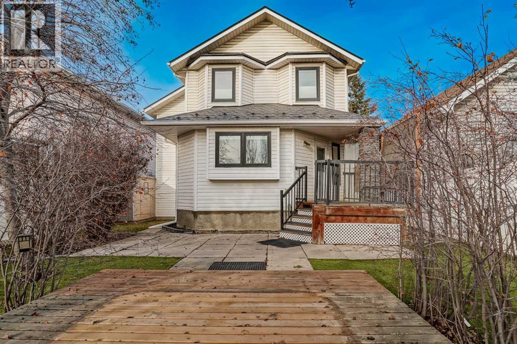 Single Family House for Sale in  Douglas Glen Court SE Douglasdale/Glen Calgary 