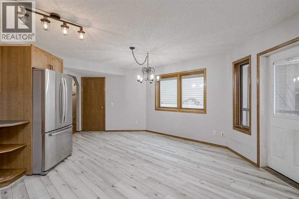 Single Family House for Sale in  Douglas Glen Court SE Douglasdale/Glen Calgary 