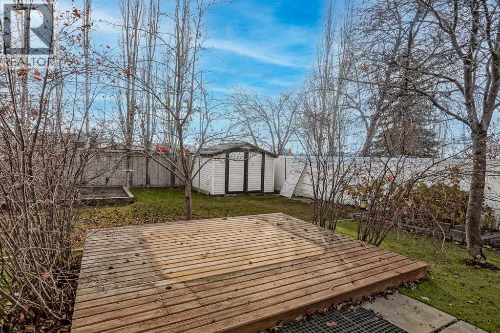 Single Family House for Sale in  Douglas Glen Court SE Douglasdale/Glen Calgary 