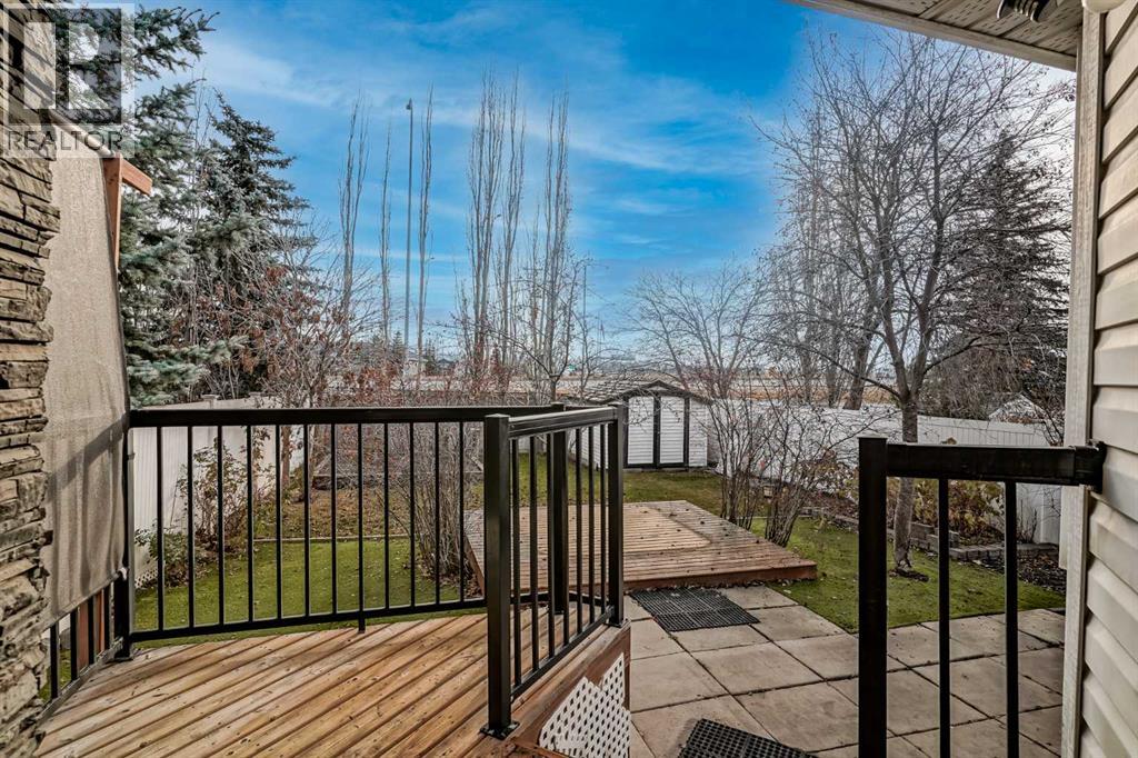 Single Family House for Sale in  Douglas Glen Court SE Douglasdale/Glen Calgary 