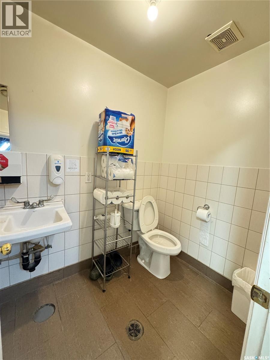 3235 Quance STREET — photo 9