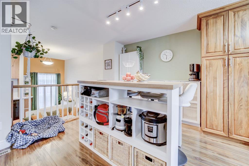 Single Family House for Sale in  Mt Sundance Manor W Sunridge Lethbridge 