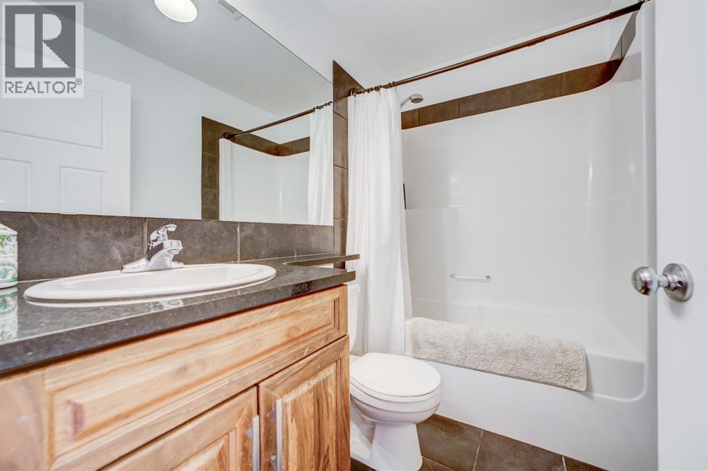 Single Family House for Sale in  Mt Sundance Manor W Sunridge Lethbridge 