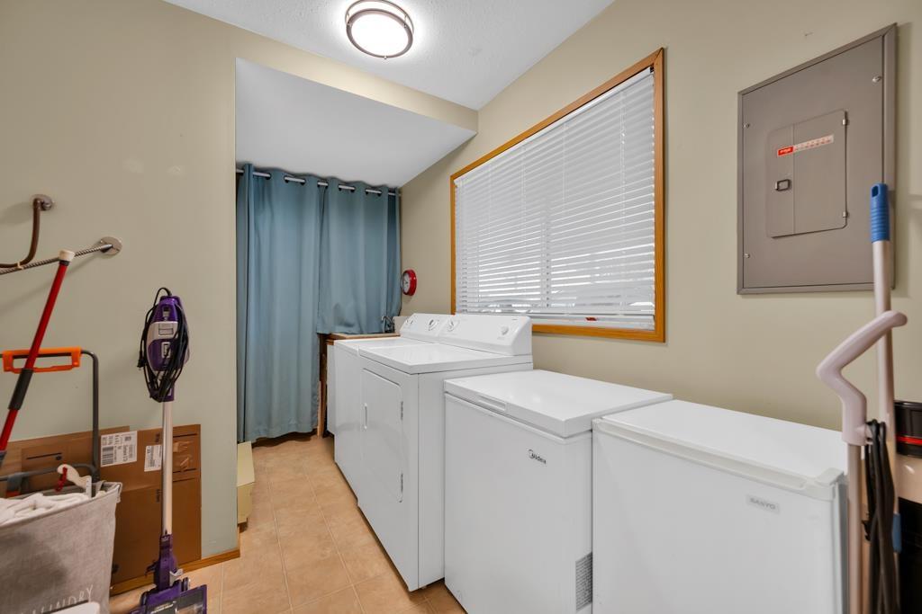 15 7525 MARTIN PLACE, Mission